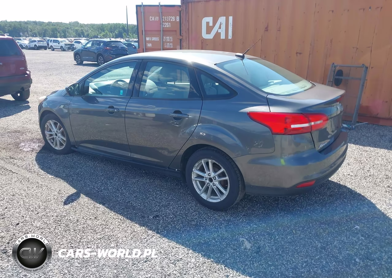 2018 Ford Focus Se VIN:1FADP3F22JL295938 - 3