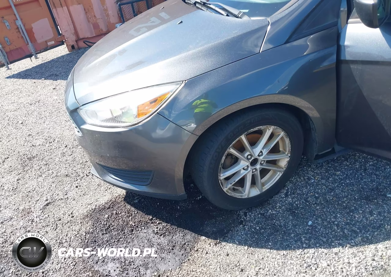 2018 Ford Focus Se VIN:1FADP3F22JL295938 - 6