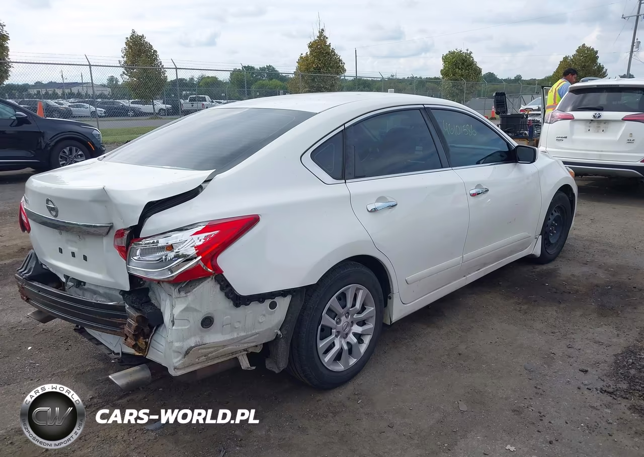 2017 Nissan Altima 2.5 S VIN:1N4AL3AP7HC154360 - 4