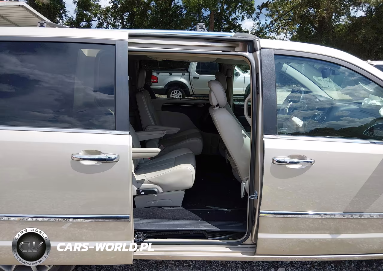 2014 Chrysler Town & Country Limited VIN:2C4RC1GG0ER180360 - 8