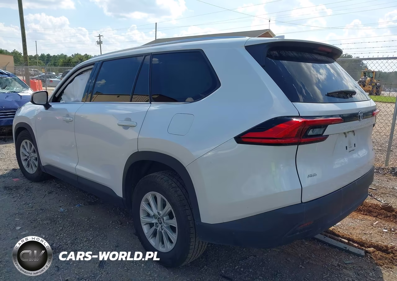 2024 Toyota Grand Highlander Xle VIN:5TDAAAB54RS055464 - 3