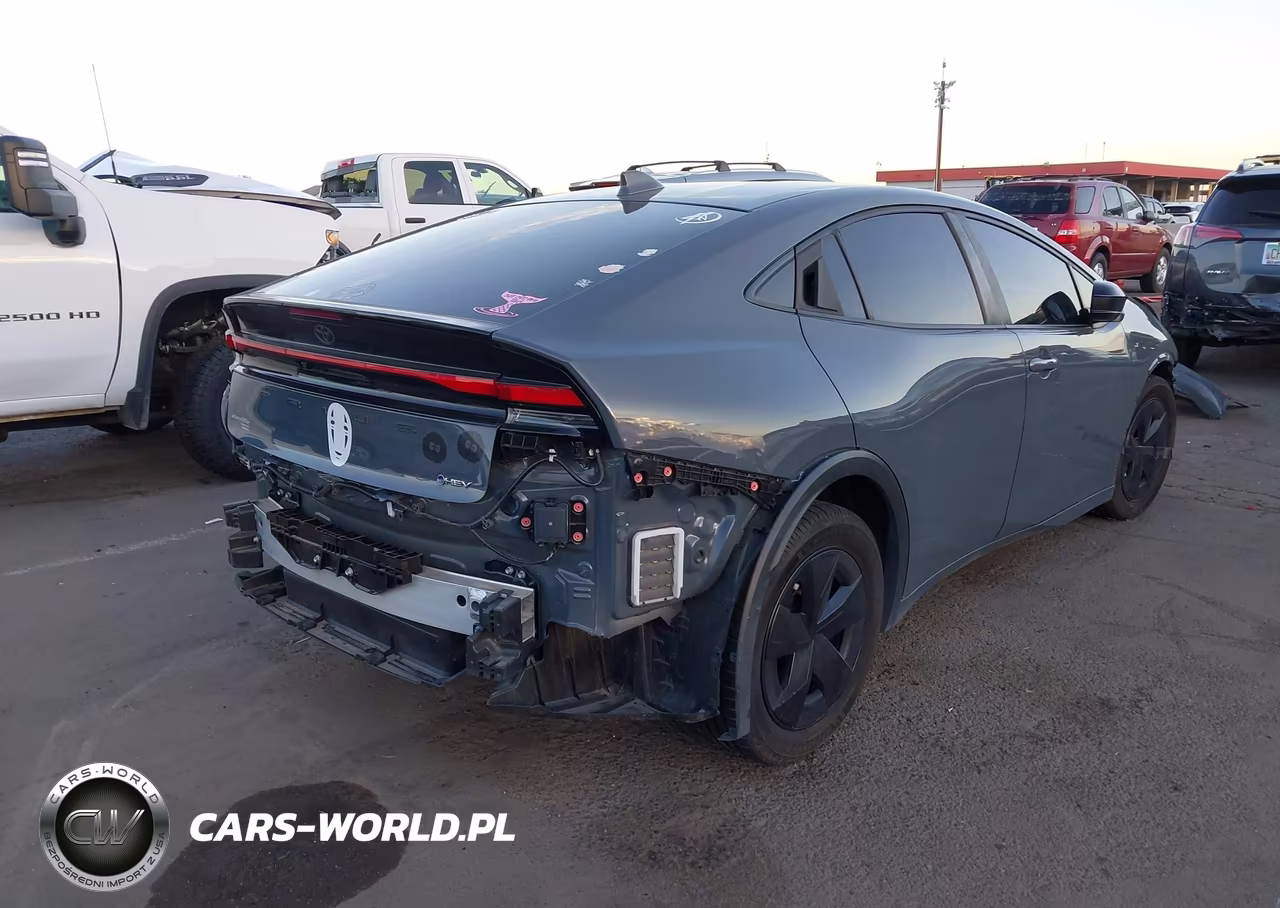 2023 Toyota Prius Le VIN:JTDACAAU7P3004817 - 4