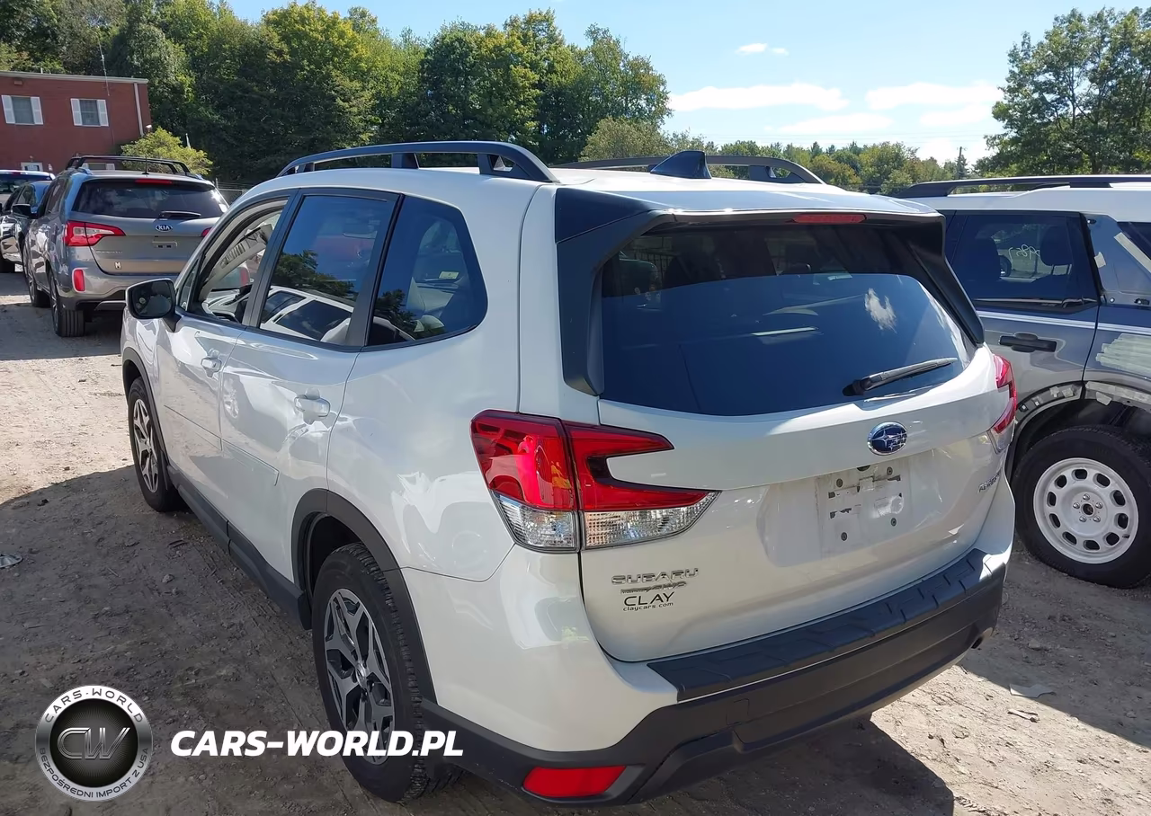 2024 Subaru Forester Premium VIN:JF2SKACC1RH500845 - 3