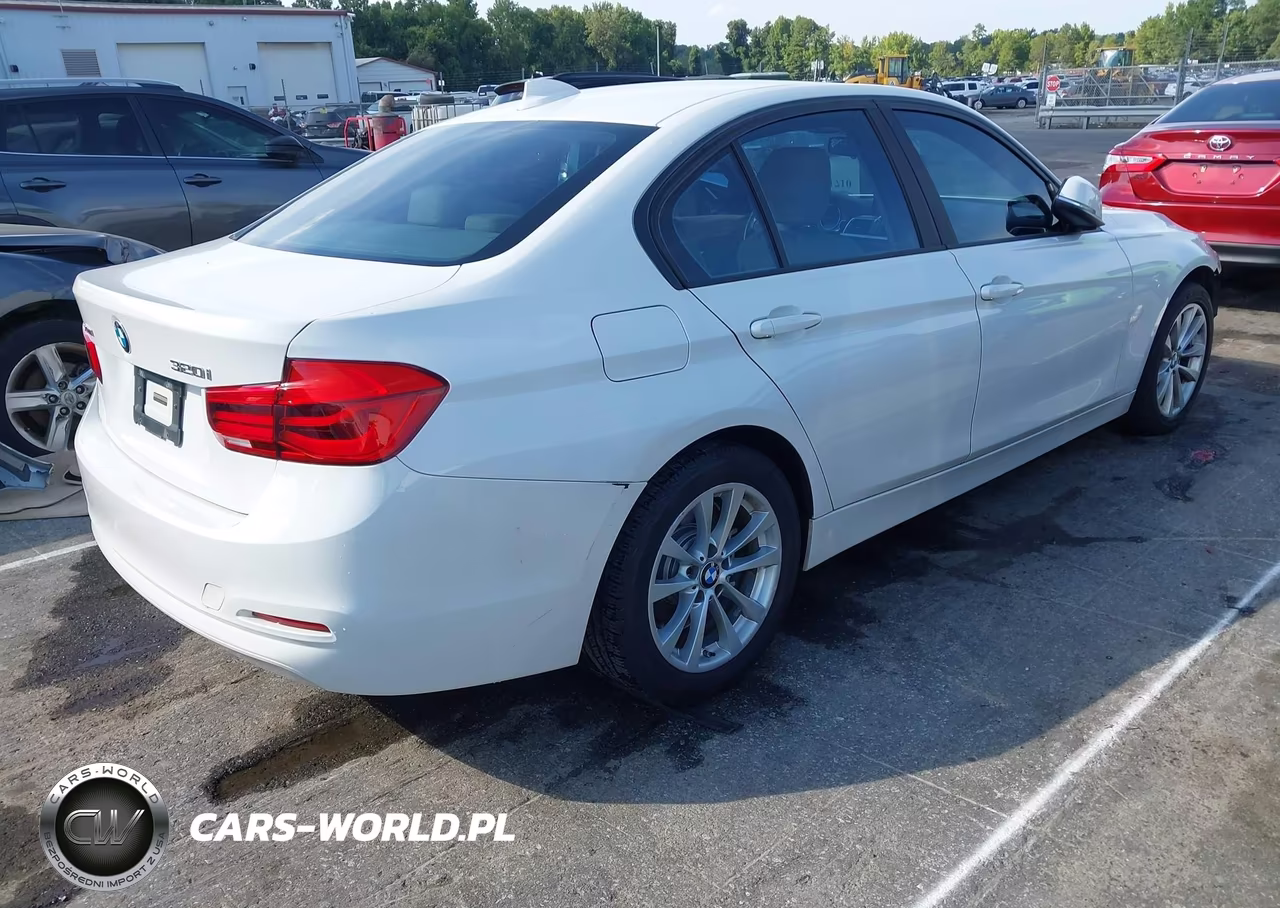2016 BMW 320I xDrive VIN:WBA8E5G57GNT41280 - 4