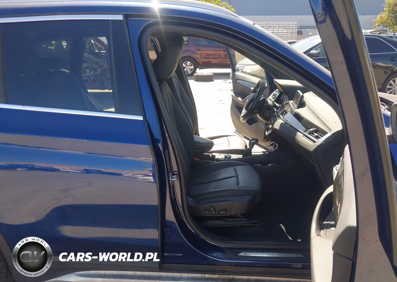 2019 BMW X1 xDrive28I VIN:WBXHT3C58K5L36930 - 5
