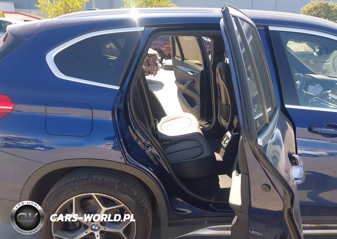 2019 BMW X1 xDrive28I VIN:WBXHT3C58K5L36930 - 8