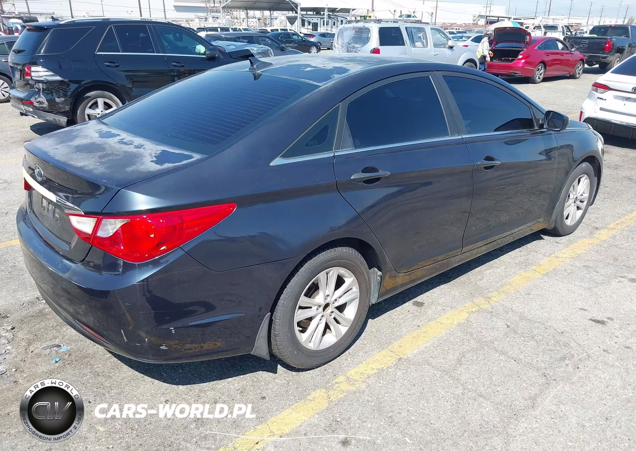 2011 Hyundai Sonata Gls VIN:5NPEB4AC7BH266492 - 4