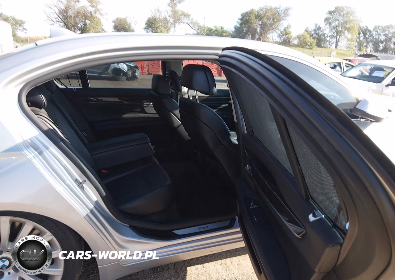 2012 BMW 750Li xDrive VIN:WBAKC8C56CC437829 - 8