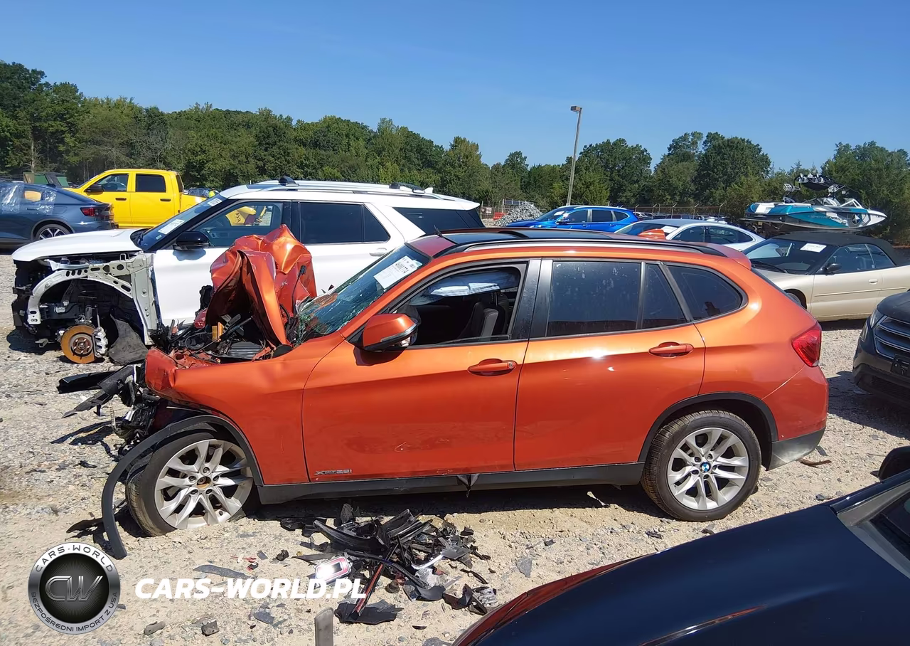 2015 BMW X1 xDrive28I VIN:WBAVL1C56FVY41565 - 14