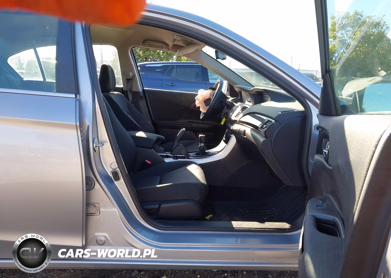 2017 Honda Accord Lx VIN:1HGCR2E3XHA186946 - 5