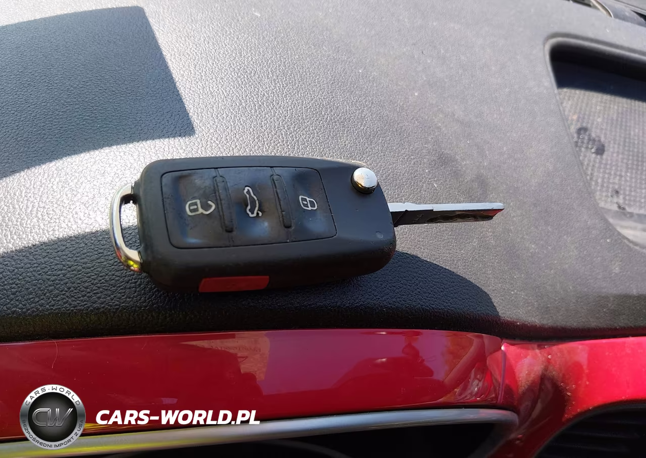 2016 Volkswagen Beetle 1.8T S VIN:3VW517AT1GM801805 - 11