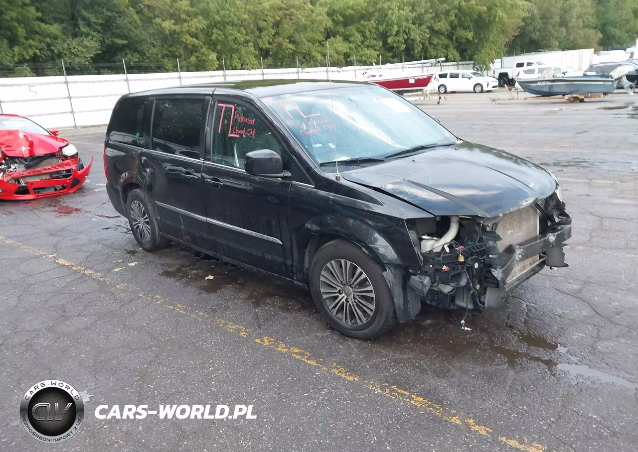2014 Chrysler Town & Country S