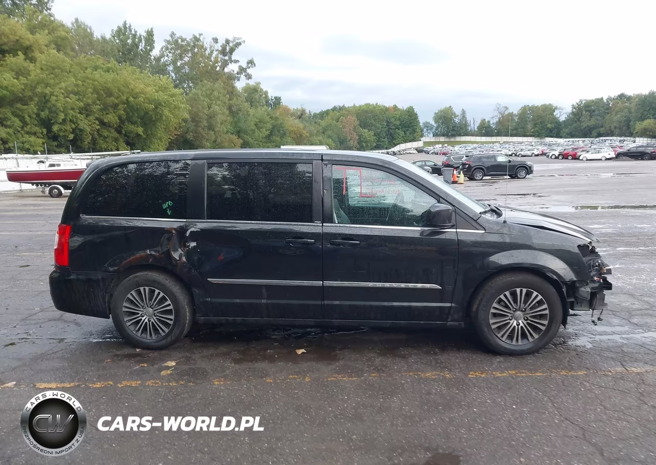 2014 Chrysler Town & Country S VIN:2C4RC1HG6ER194973 - 13