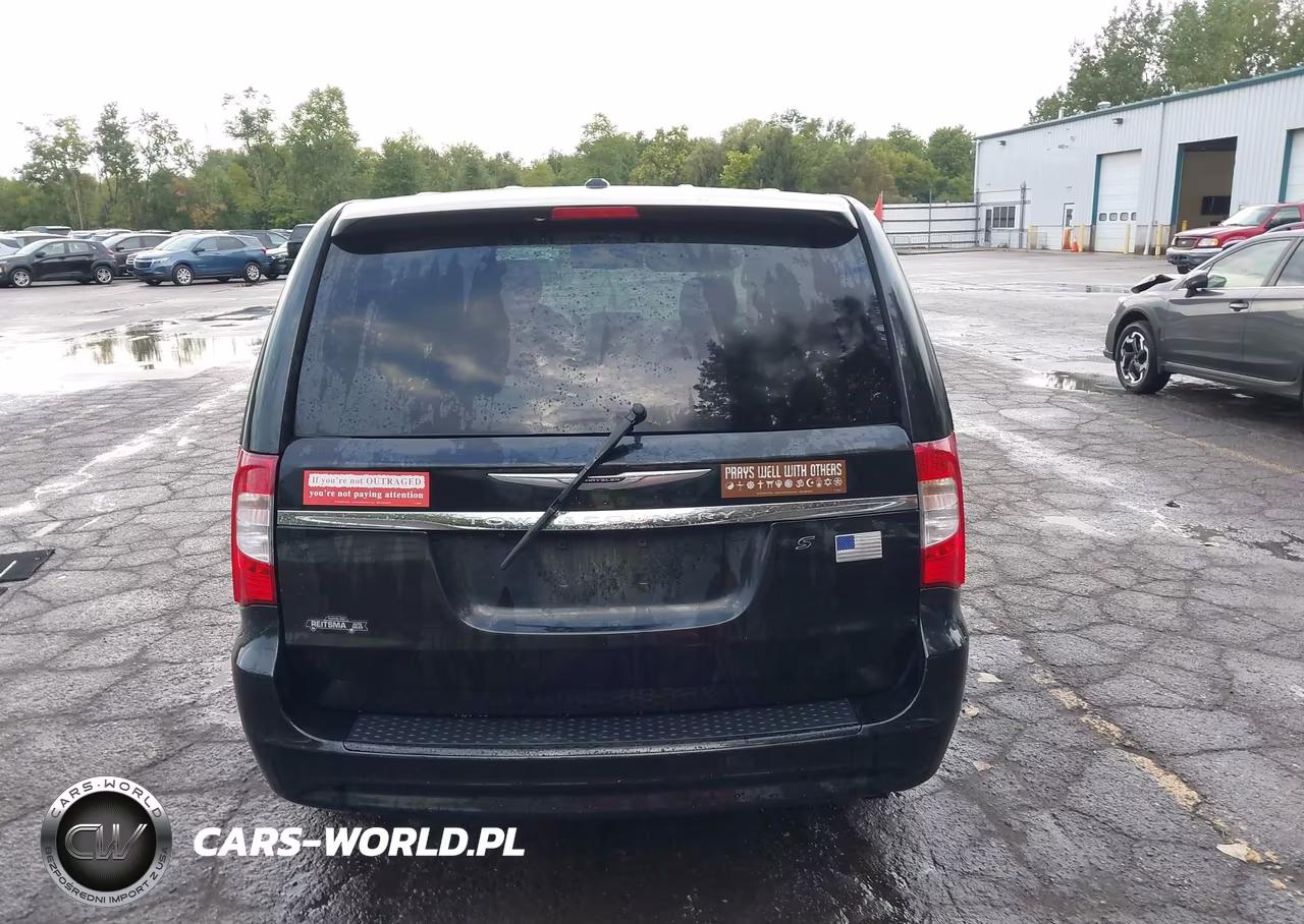 2014 Chrysler Town & Country S VIN:2C4RC1HG6ER194973 - 16