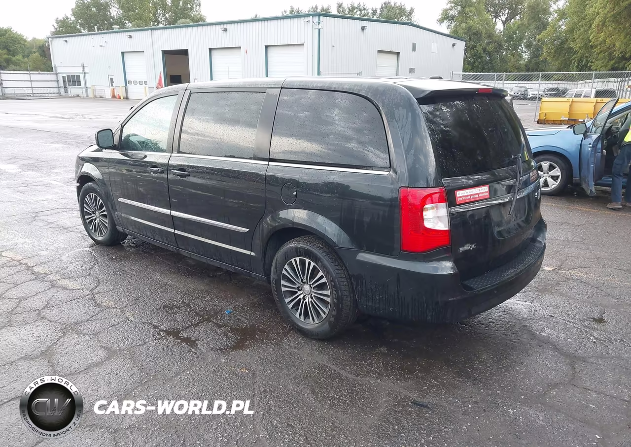 2014 Chrysler Town & Country S VIN:2C4RC1HG6ER194973 - 3