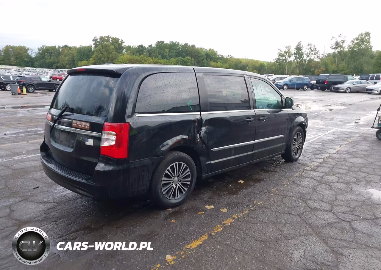 2014 Chrysler Town & Country S VIN:2C4RC1HG6ER194973 - 4