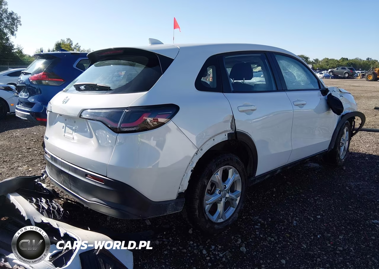 2023 Honda Hr-V Awd Lx VIN:3CZRZ2H36PM745117 - 4