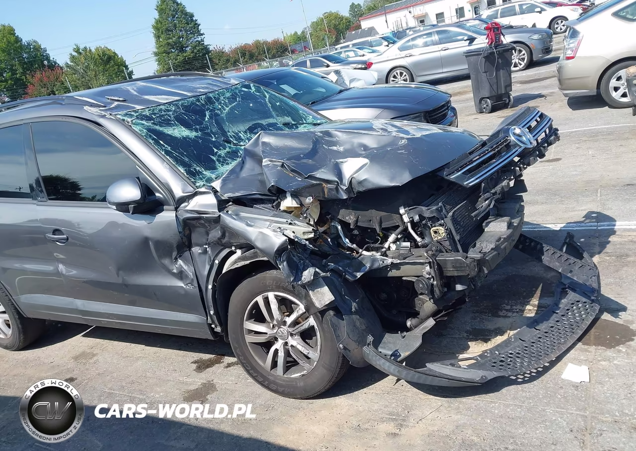 2016 Volkswagen Tiguan S VIN:WVGAV7AX0GW586132 - 13