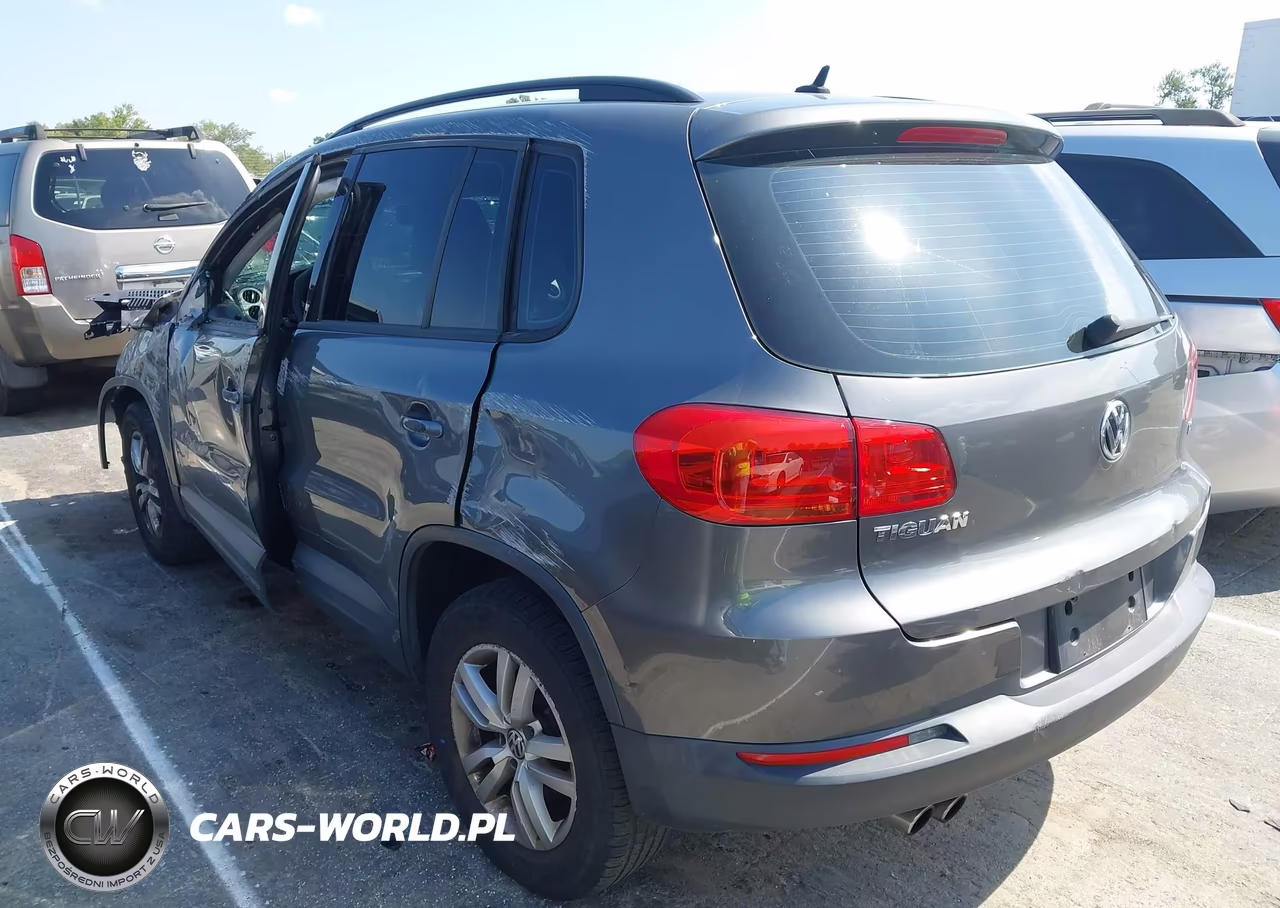 2016 Volkswagen Tiguan S VIN:WVGAV7AX0GW586132 - 3