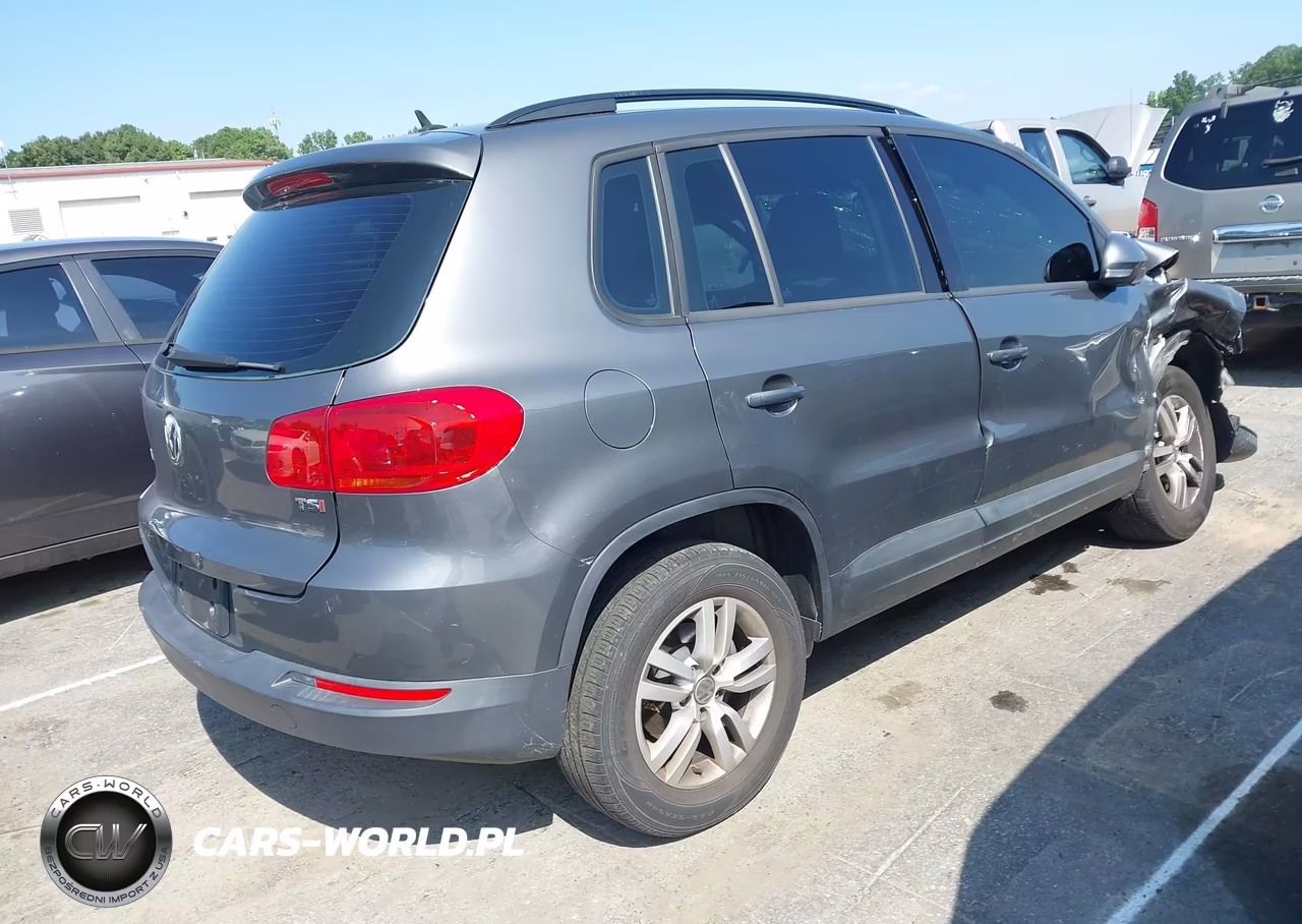 2016 Volkswagen Tiguan S VIN:WVGAV7AX0GW586132 - 4