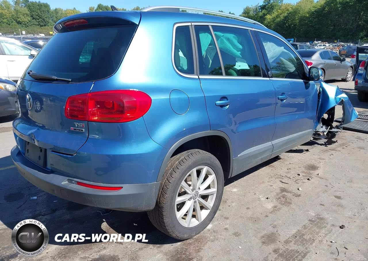 2017 Volkswagen Tiguan 2.0T Wolfsburg Edition VIN:WVGSV7AXXHK015499 - 4