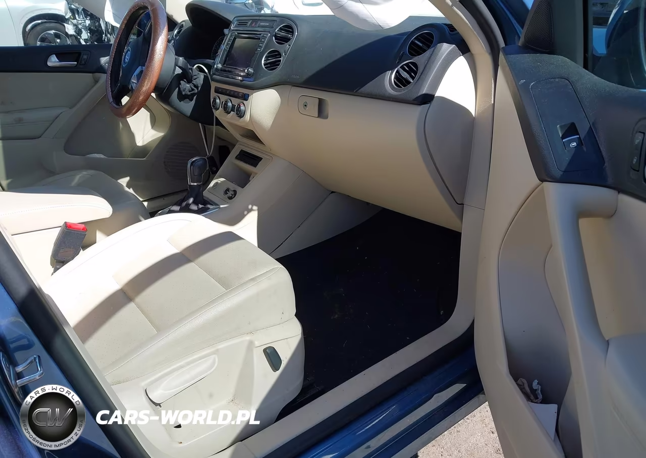 2017 Volkswagen Tiguan 2.0T Wolfsburg Edition VIN:WVGSV7AXXHK015499 - 5