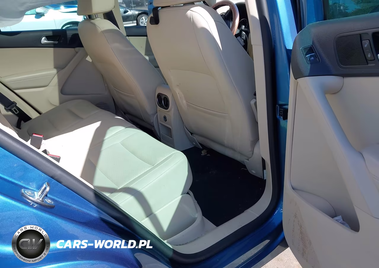 2017 Volkswagen Tiguan 2.0T Wolfsburg Edition VIN:WVGSV7AXXHK015499 - 8
