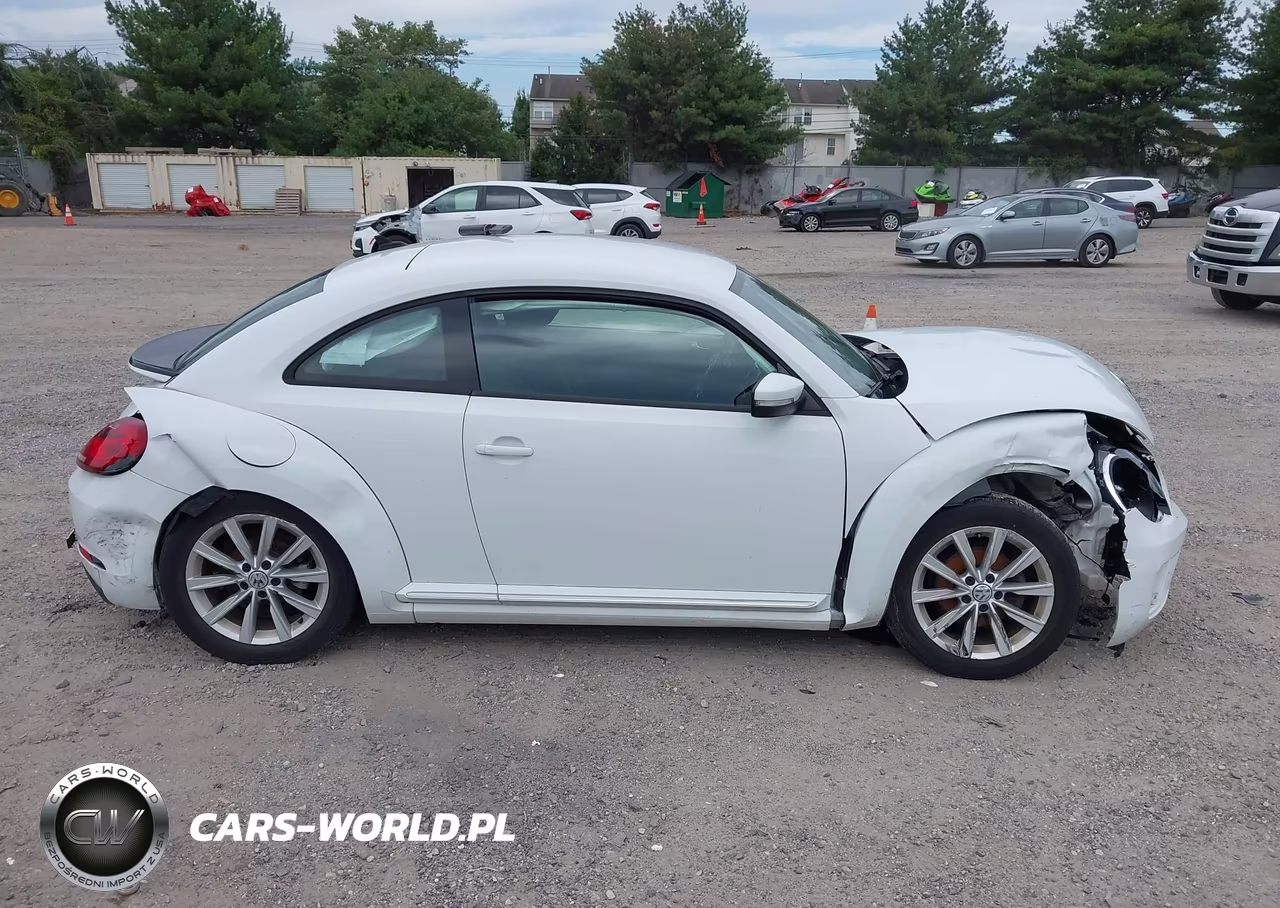 2018 Volkswagen Beetle 2.0T Coast-2.0T S VIN:3VWFD7AT4JM706061 - 14