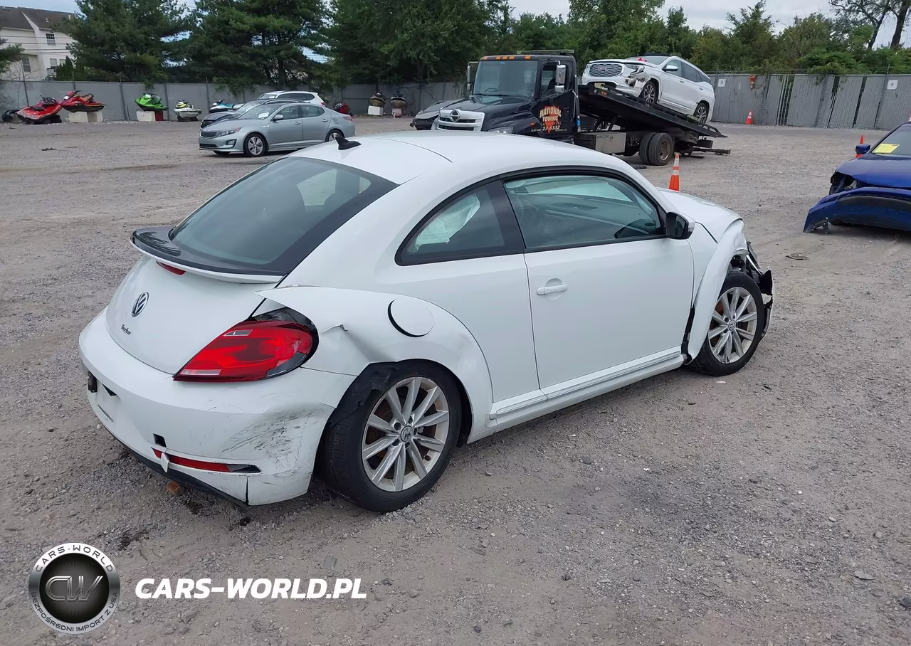 2018 Volkswagen Beetle 2.0T Coast-2.0T S VIN:3VWFD7AT4JM706061 - 4