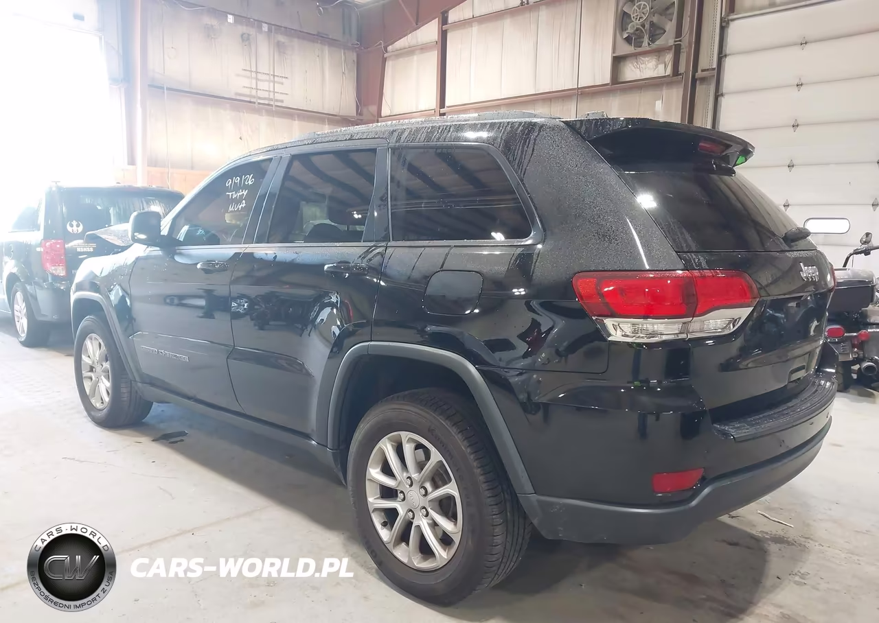 2021 Jeep Grand Cherokee Laredo X 4X4 VIN:1C4RJFAG1MC549424 - 3