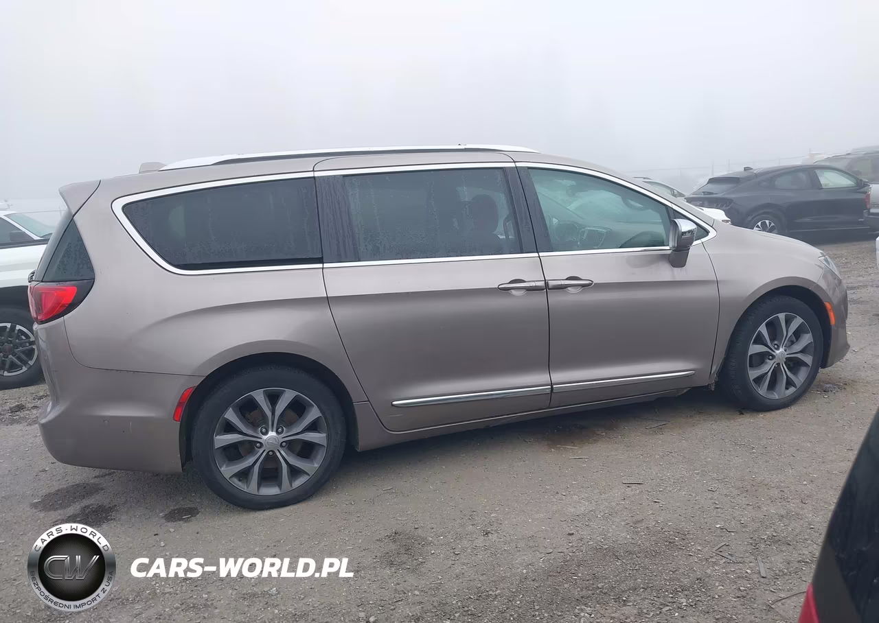 2017 Chrysler Pacifica Limited VIN:2C4RC1GG5HR839831 - 14