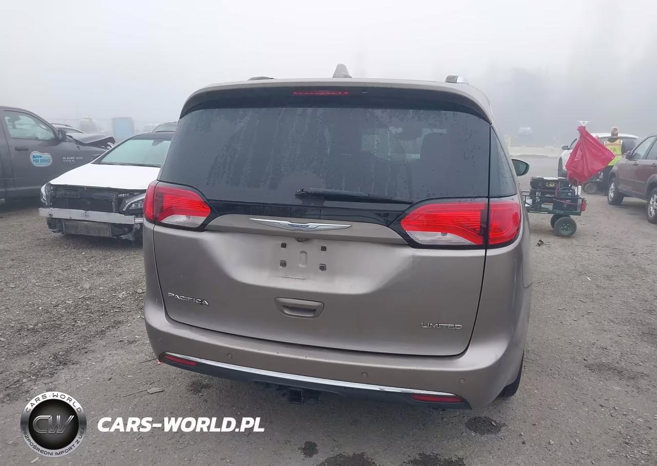 2017 Chrysler Pacifica Limited VIN:2C4RC1GG5HR839831 - 17