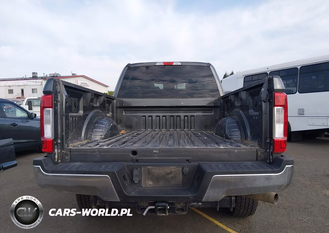 2018 Ford F-250 Xlt VIN:1FT7W2B66JEC83812 - 17