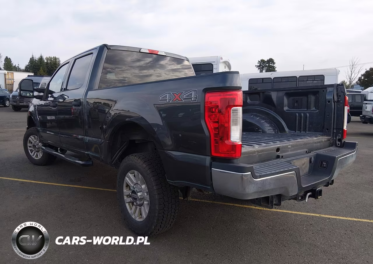 2018 Ford F-250 Xlt VIN:1FT7W2B66JEC83812 - 3