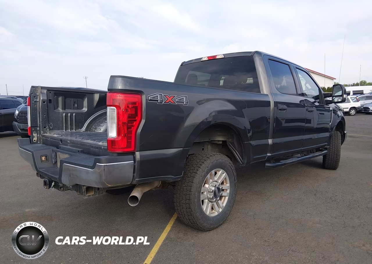 2018 Ford F-250 Xlt VIN:1FT7W2B66JEC83812 - 4