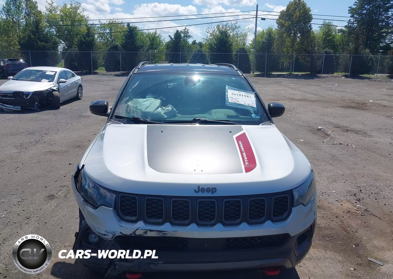 2025 Jeep Compass Trailhawk 4X4 VIN:3C4NJDDN5ST507322 - 13