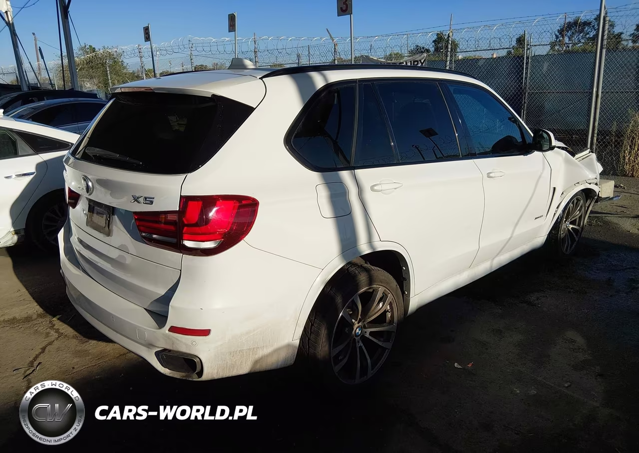 2015 BMW X5 xDrive50I VIN:5UXKR6C5XF0J74965 - 4