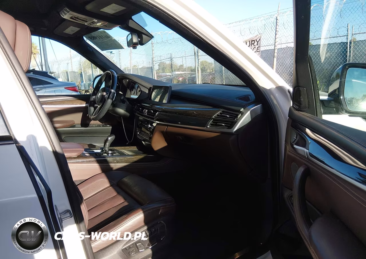 2015 BMW X5 xDrive50I VIN:5UXKR6C5XF0J74965 - 5