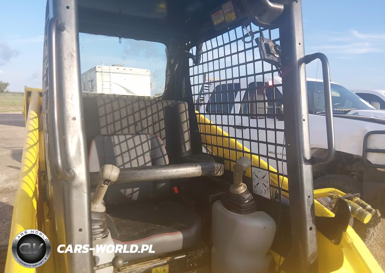 2007 Caterpillar 247B Loader VIN:CAT0247BJMTL05240 - 5