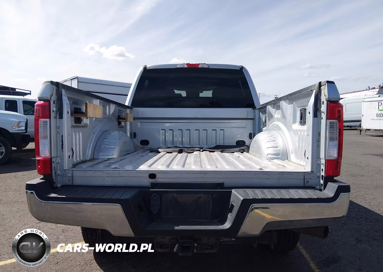 2018 Ford F-250 Xlt VIN:1FT7W2B68JEC83813 - 17