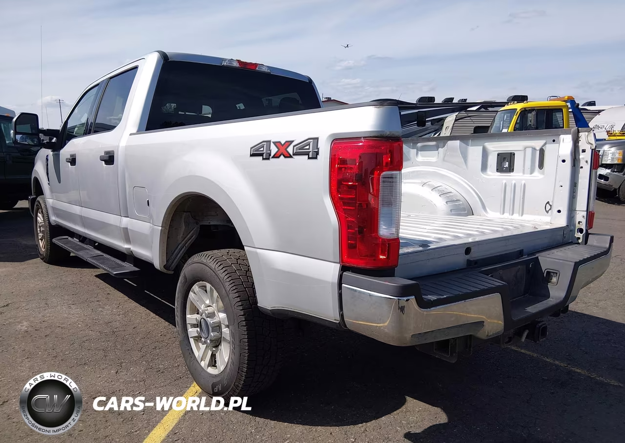 2018 Ford F-250 Xlt VIN:1FT7W2B68JEC83813 - 3