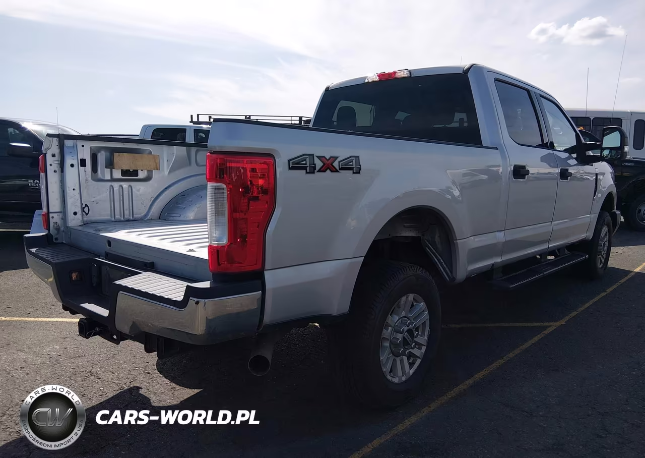 2018 Ford F-250 Xlt VIN:1FT7W2B68JEC83813 - 4
