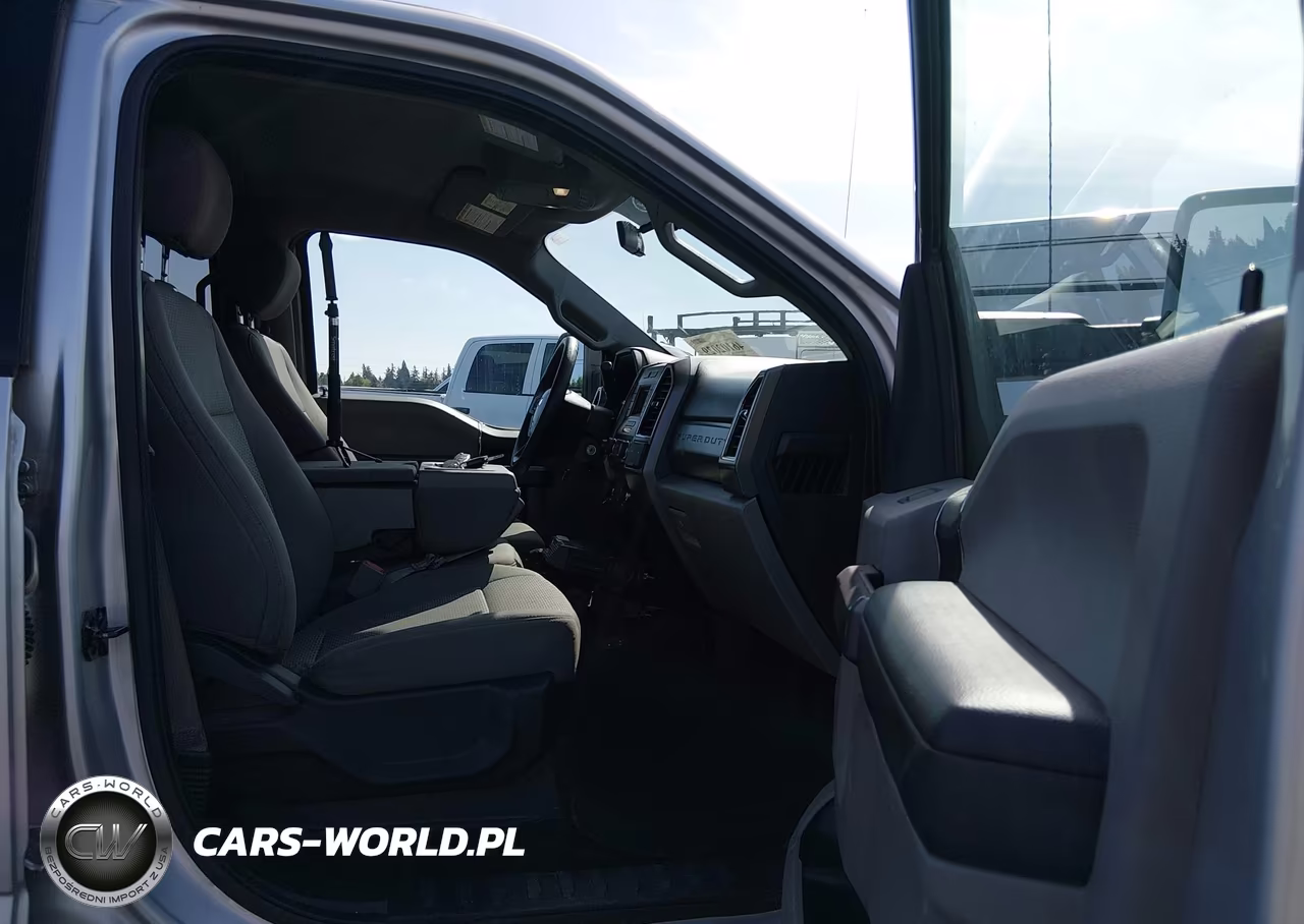 2018 Ford F-250 Xlt VIN:1FT7W2B68JEC83813 - 5