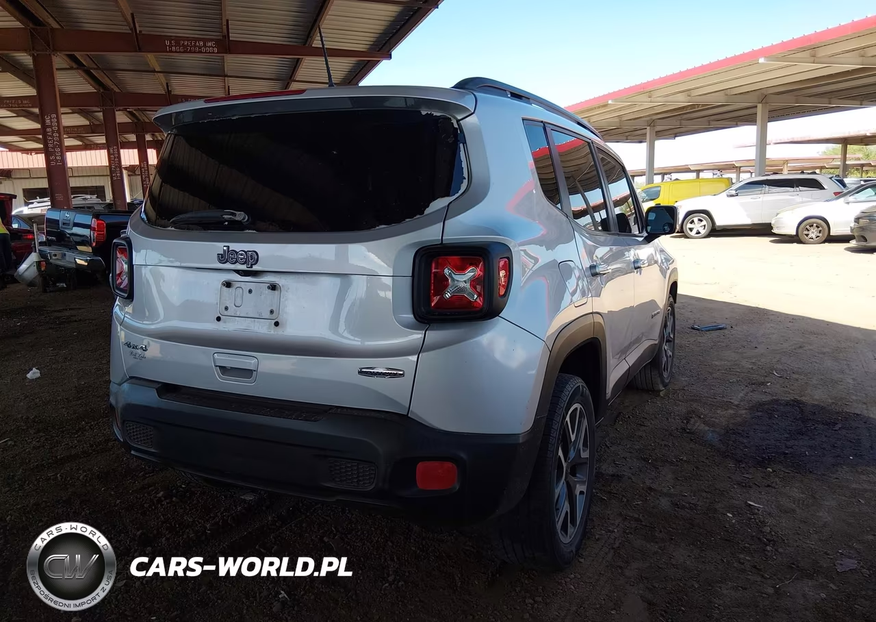2018 Jeep Renegade Latitude 4X4 VIN:ZACCJBBB1JPH86052 - 4