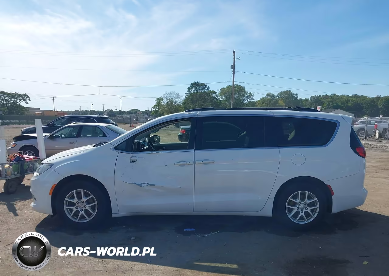 2020 Chrysler Voyager Lxi VIN:2C4RC1DG9LR257227 - 14
