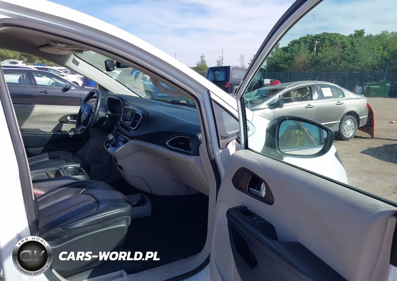 2020 Chrysler Voyager Lxi VIN:2C4RC1DG9LR257227 - 5