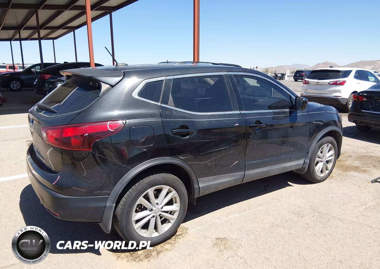 2018 Nissan Rogue Sport S VIN:JN1BJ1CP1JW159728 - 4