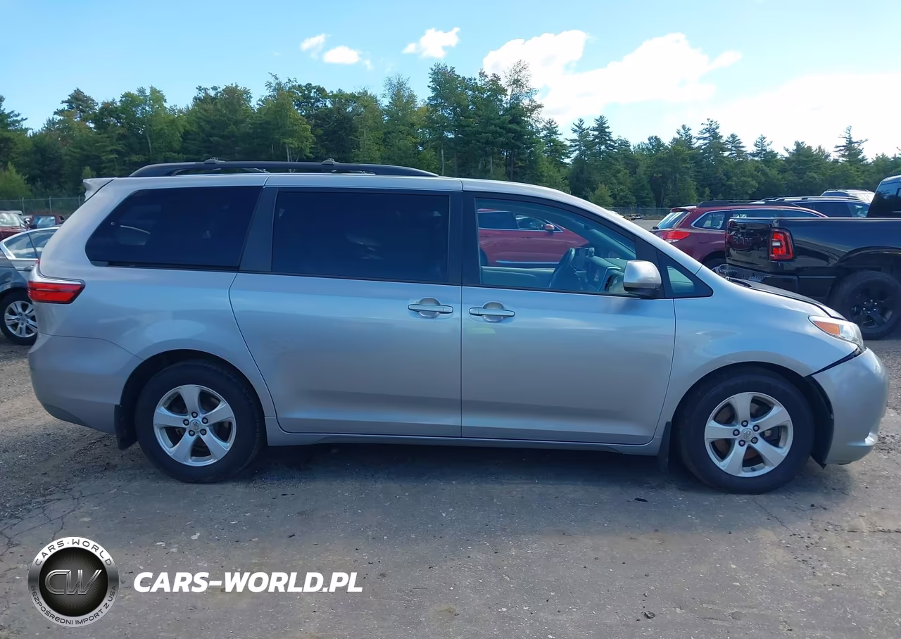 2017 Toyota Sienna Le 8 Passenger VIN:5TDKZ3DC3HS785644 - 13