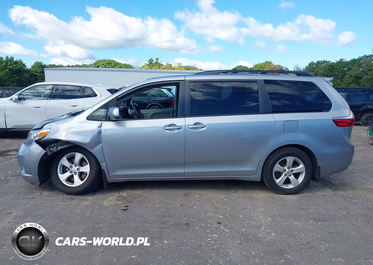 2017 Toyota Sienna Le 8 Passenger VIN:5TDKZ3DC3HS785644 - 14