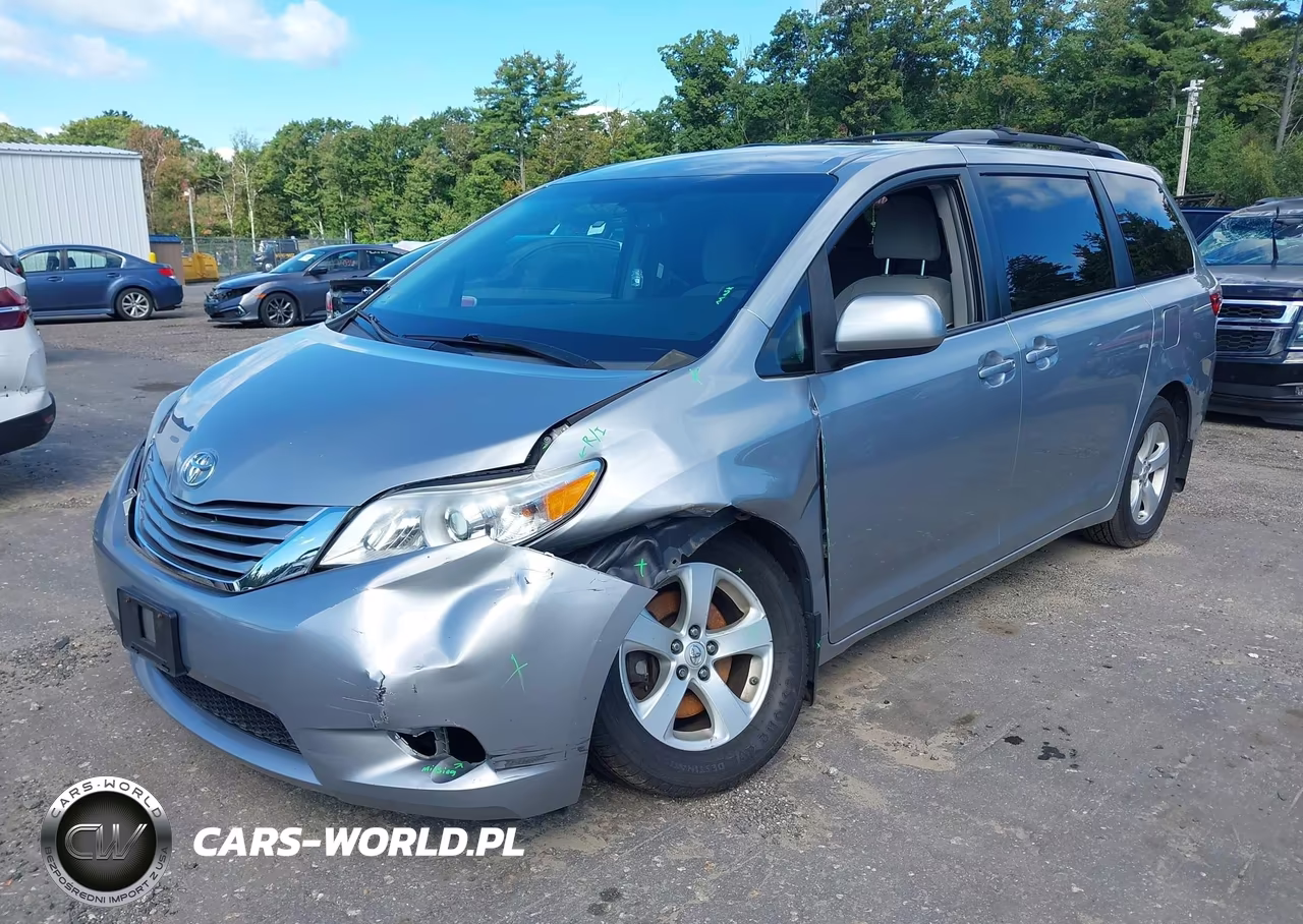 2017 Toyota Sienna Le 8 Passenger VIN:5TDKZ3DC3HS785644 - 6
